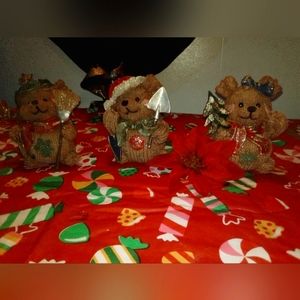 Little wooden Christmas bears